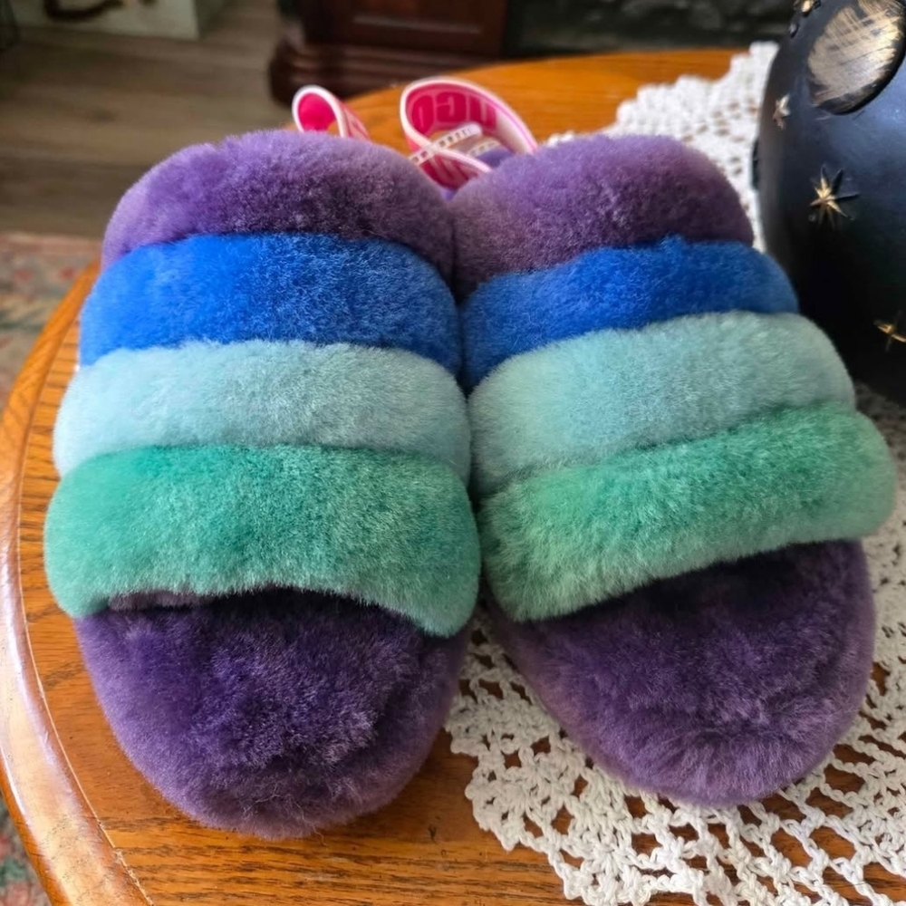 Fluff Yeah Fuzzy Australian Wool UGG Sandals Size 5 Brand NWOT